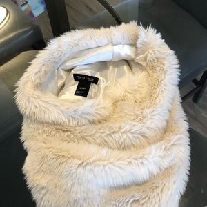 White Fur scarf satin inside
